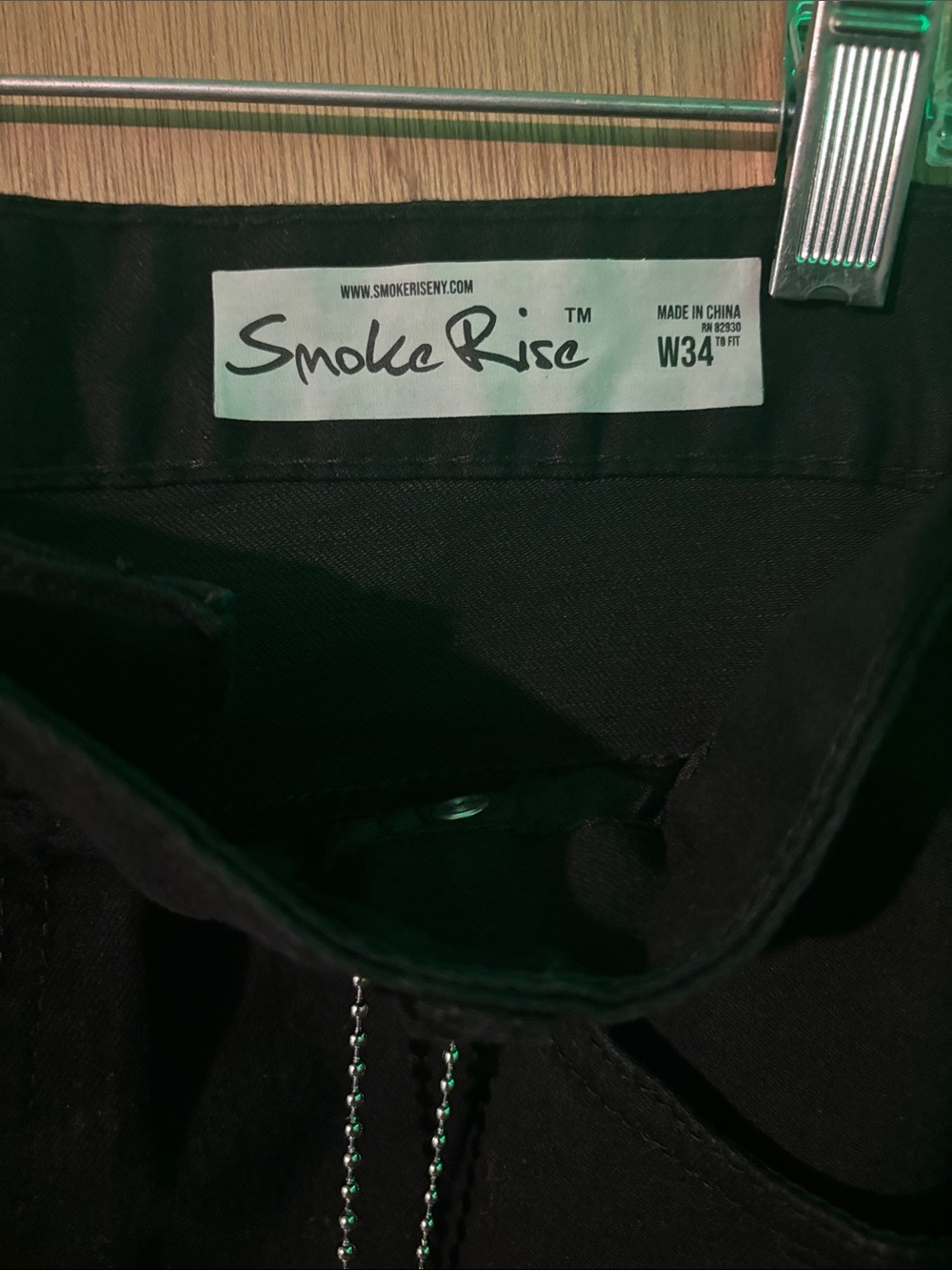 Men's Black Cargo Pants with Multi-Pocket Utility Design - Picture 2 of 3